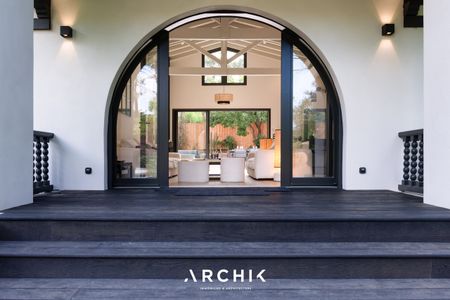 Architecture Basco-Landaise, cette maison Gaume d'environ 210 m2 est bâtie sur un beau terrain arboré de 1 500 m2, dans le quartier de Pyla sur Mer à deux minutes à pied de la plage. - Photo 2