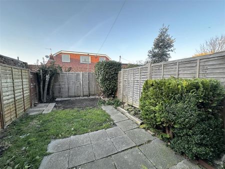 2 bedroom terraced house to rent - Photo 2