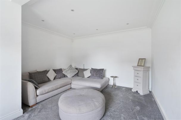 To Let 3 Bed House - Semi-Detached - Photo 1