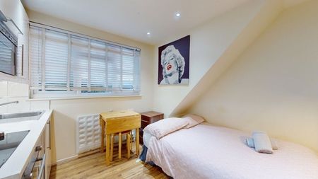 Studio Flat, High Road, NW10 - Photo 2