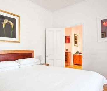 Charming coastal home in a quiet pocket - Photo 6