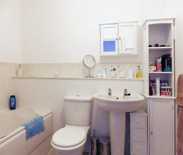 2 bedroom apartment to rent - Photo 6