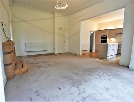 5 Bedroom Detached To Let - Photo 4