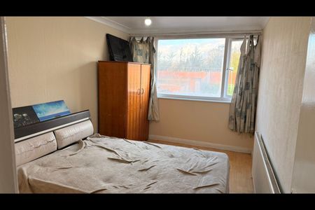 Room in a Shared House, Swindon Close, IG3 - Photo 3