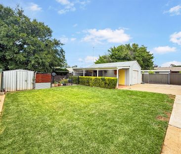 BEAUTIFUL SOUTH DUBBO HOME - Photo 5