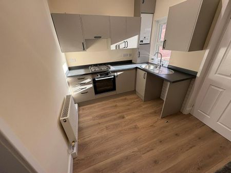 2 bedroom terraced house to rent - Photo 4