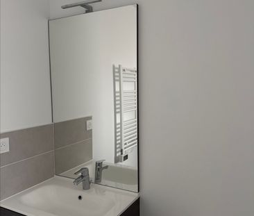 Location Appartement 2 pièces 42m² - Photo 5