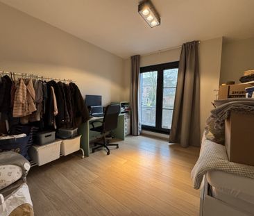 Ruim 3 slpk appartement met terras en zicht op groen in hartje Bornem - Photo 2