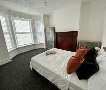 1 bedroom in a house share to rent - Photo 2