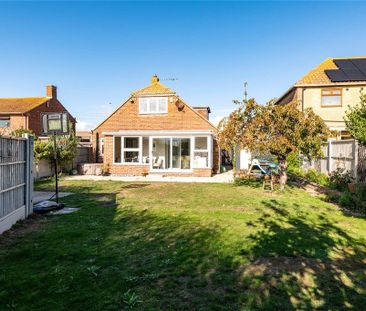 3 bedroom detached house to rent - Photo 3