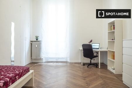 turin, Piedmont 10143 - Photo 3