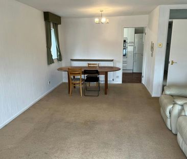 Flat to rent on - Photo 4