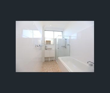 Spacious 2-Bedroom Apartment with Modern Comforts & Convenience - Photo 5