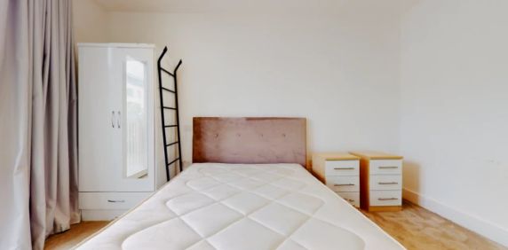 2 Bed / 2 Bath - Photo 2