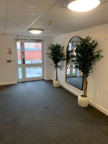 6 bedroom flat to rent - Photo 5