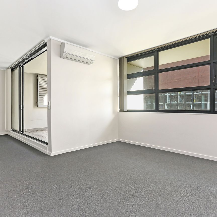 MGM MARTIN - ONE BEDROOM APARTMENT - Photo 1
