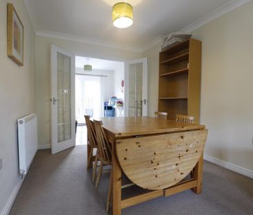 4 bedroom mews to rent - Photo 2