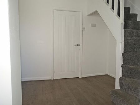 2 bedroom terraced house to rent - Photo 4