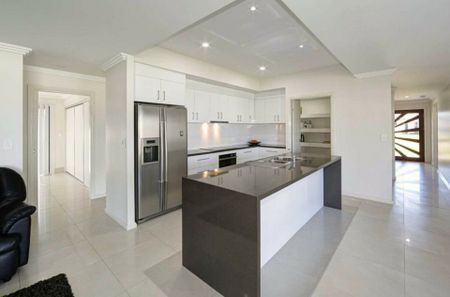 A FAMILY HOME YOU'LL LOVE - Photo 3