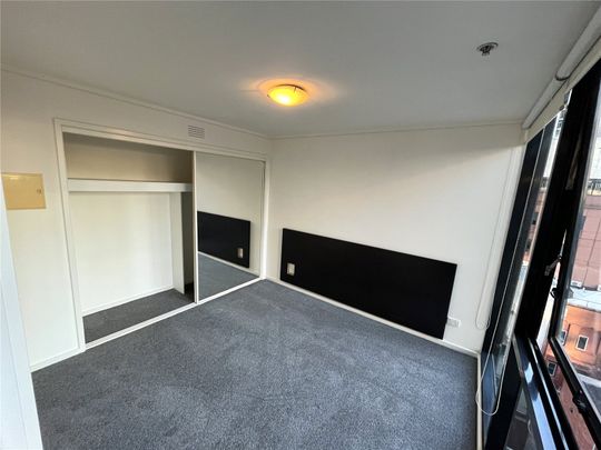 1010/668 Bourke Street - Photo 1