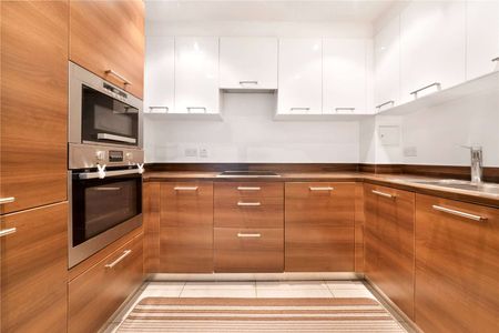 A beautifully presented and spacious two bedroom apartment situated within a popular residential development. - Photo 2