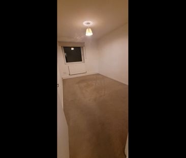 Room in a Shared Flat, Longmoor Point, SW15 - Photo 1