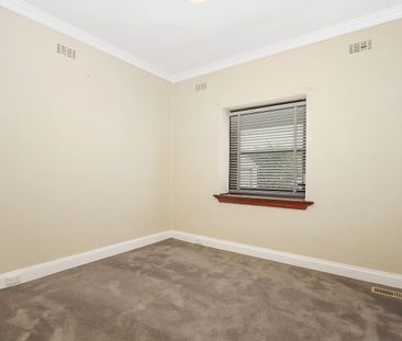 3 Bedroom Home Close to Albury CBD - Photo 2