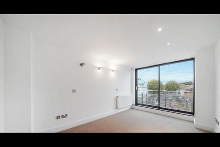 1 Bed Flat, Green Street, E7 - Photo 4
