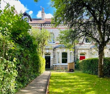 9, Wigginton Road - Photo 2