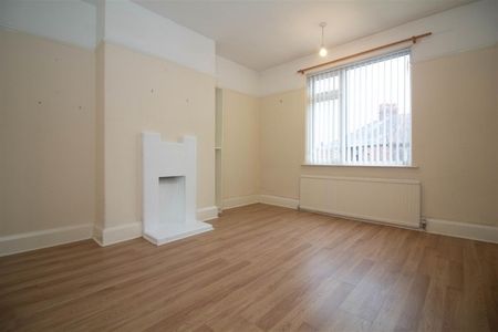 3 Bedroom House - Semi-Detached - Photo 2
