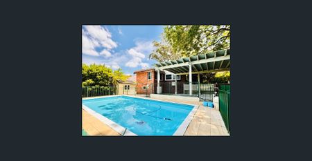 Exquisite Single-Level Family Residence in the Coveted Killara Locale (Landlord responsible for regular pool and part garden maintenance) - Photo 4