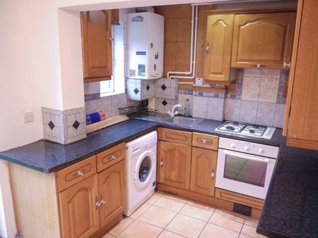 2 bedroom terraced house to rent - Photo 5
