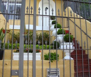 Casa para locação com 3 dormitórios, 2 banheiros, 1 edícula, 1 vaga... - Foto 3