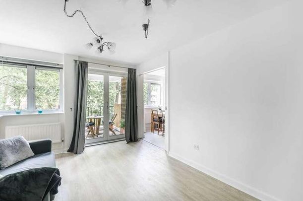 St Peters Court, Bloomsbury, WC1H - Photo 1