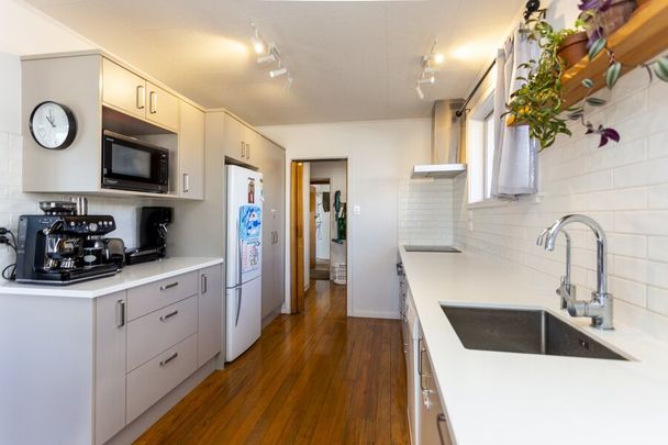 Pet friendly family home! - Photo 1