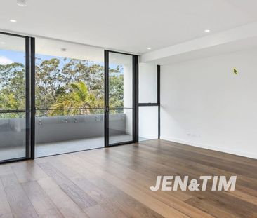 Tranquil Treetop Luxury in a Premium Modern Estate - Photo 1