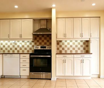 For Lease - 6905 Glory Court, Mississauga, Ontario - Photo 2