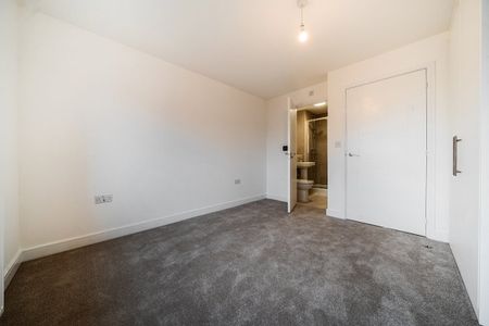 The Square - Photo 3