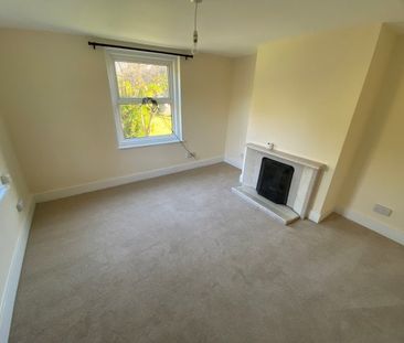 Lyndhurst Road, Landford - Photo 3