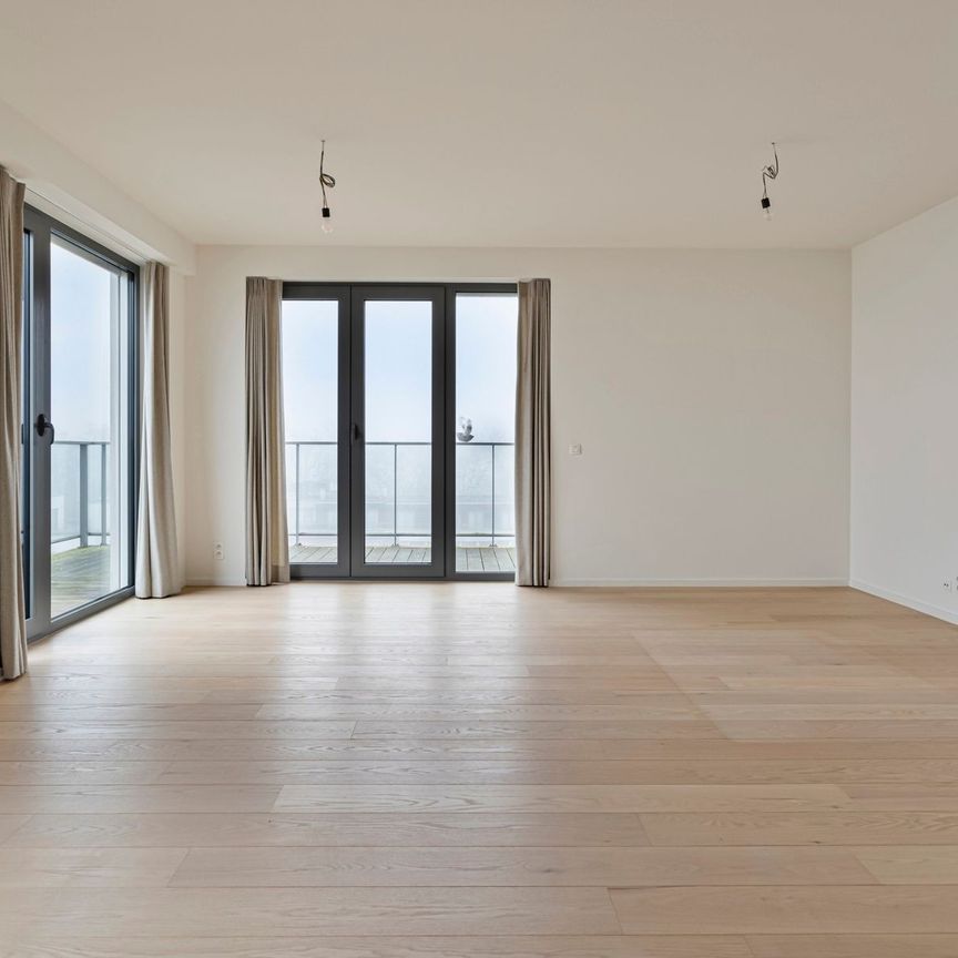 Ruim twee-slaapkamer appartement met panoramisch zicht - Photo 1