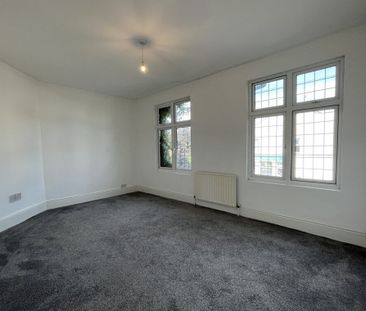 2 bed Flat Elderton Road, Essex, Westcliff-on-Sea, SS0 - Photo 3