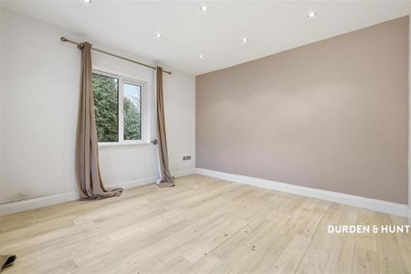 2 bedroom semi-detached bungalow to rent - Photo 2