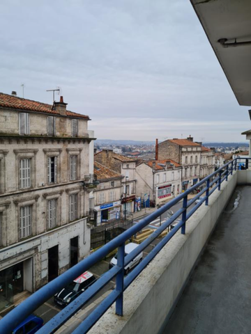 Location Appartement 4 pièces 81m² ANGOULEME 16000 - Photo 4