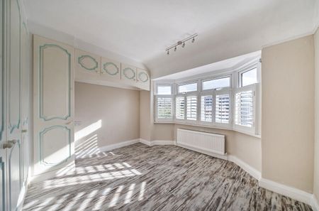 Tamworth Lane, Mitcham, CR4 - Photo 4