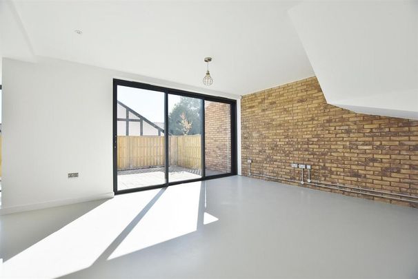 4 bedroom townhouse to rent - Photo 1