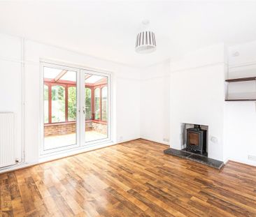 3 bedroom semi-detached house to rent - Photo 2