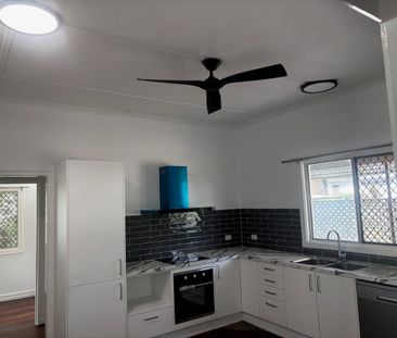 Charming family home - Photo 2