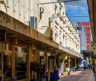 Fabulously Renovated Cbd Apartments - Photo 4