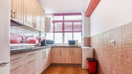 Room in a shared 3-bedroom apartment for rent in La Juncal-Híspalis, WiFi included, ideal for students. - Photo 5
