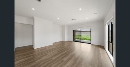 FAMILY HOME WITH ALL COMFORTS! - Photo 5